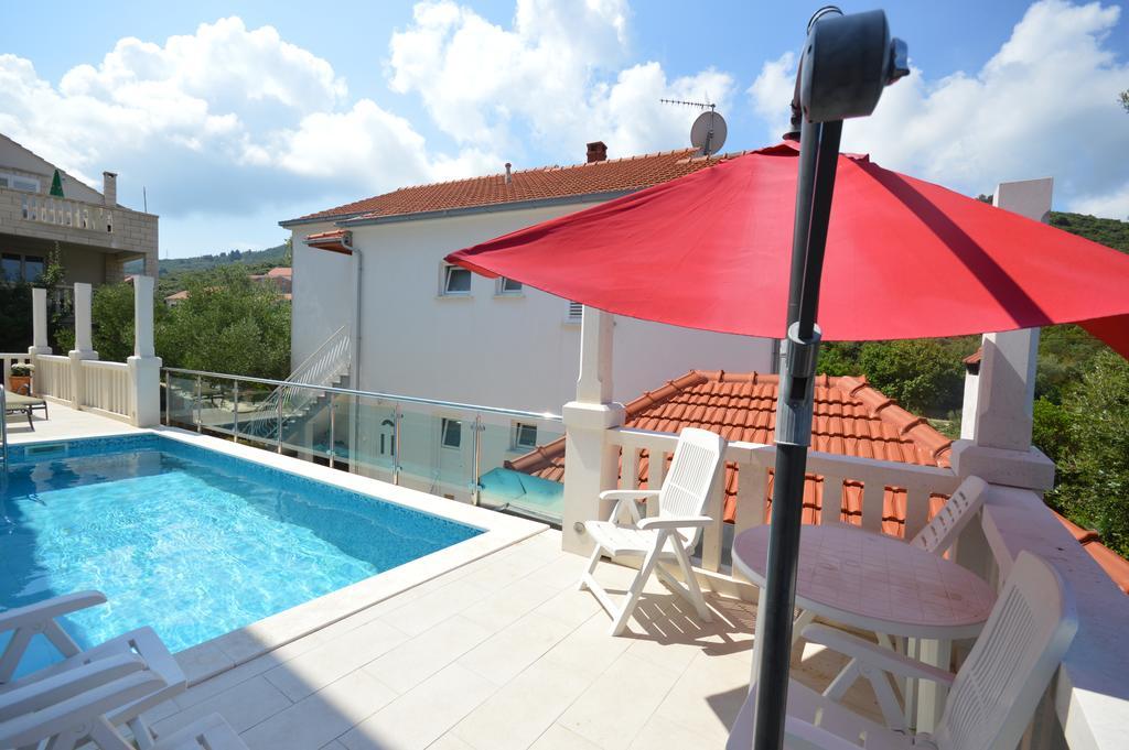 Rezidence Castello Apartments Zrnovo Esterno foto