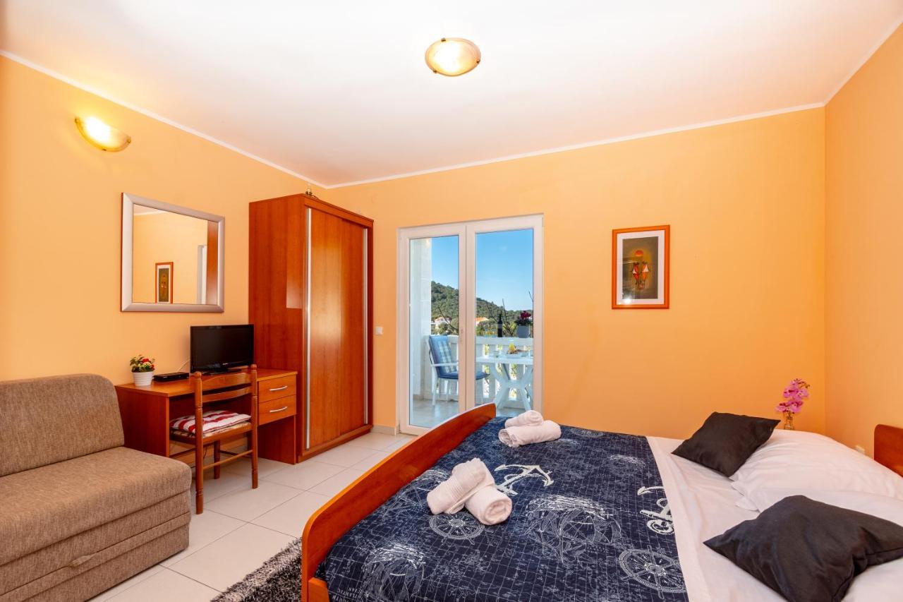 Rezidence Castello Apartments Zrnovo Esterno foto